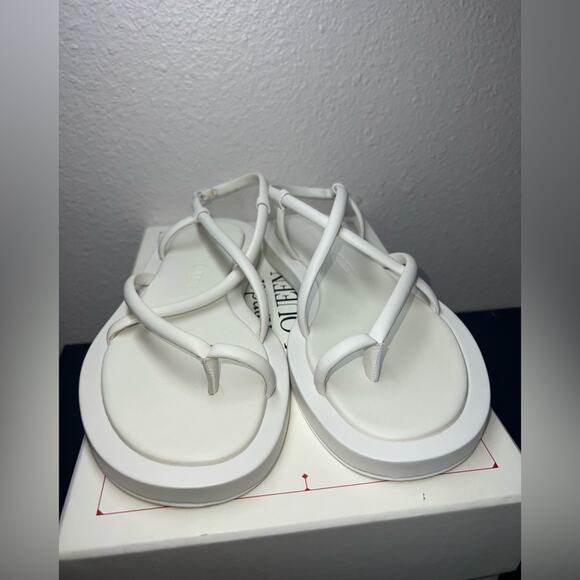 ALEXANDER MCQUEEN Cross Over Open Toe Strap Sandals